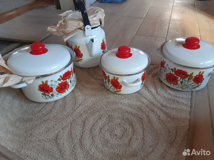 Кастрюля эмалированная новая