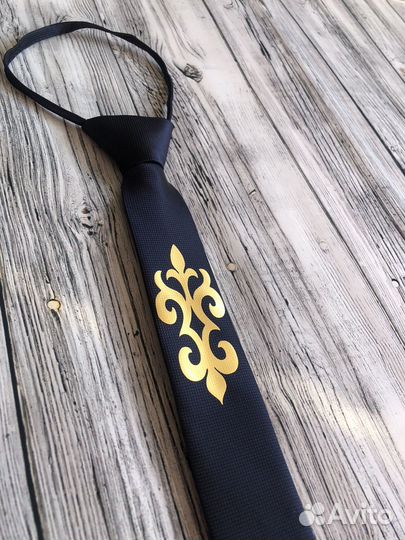 Галстуки и бабочки с национальным орнаментом