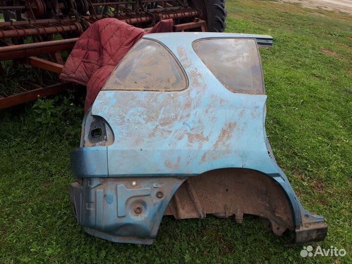 Задне правое крыло тойота Picnic 10 кузов