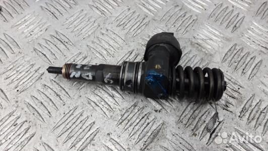 Форсунка дизельная volkswagen passat B6 (9DN23AL03
