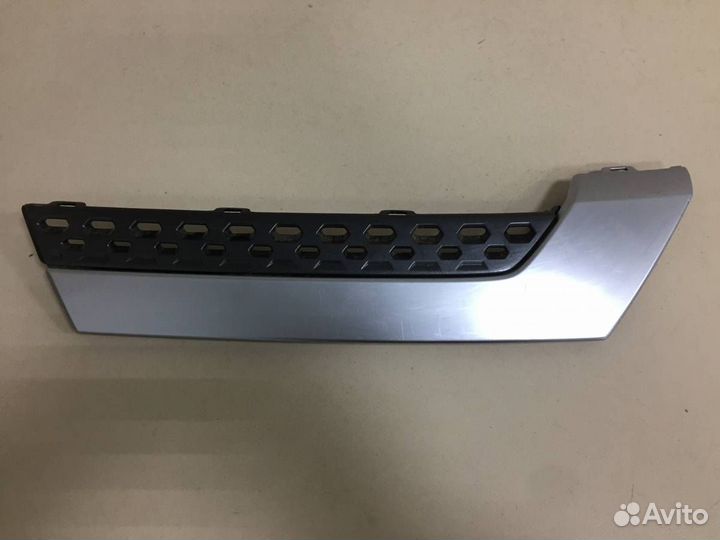 Накладка на решетку радиатора Mitsubishi Outlander