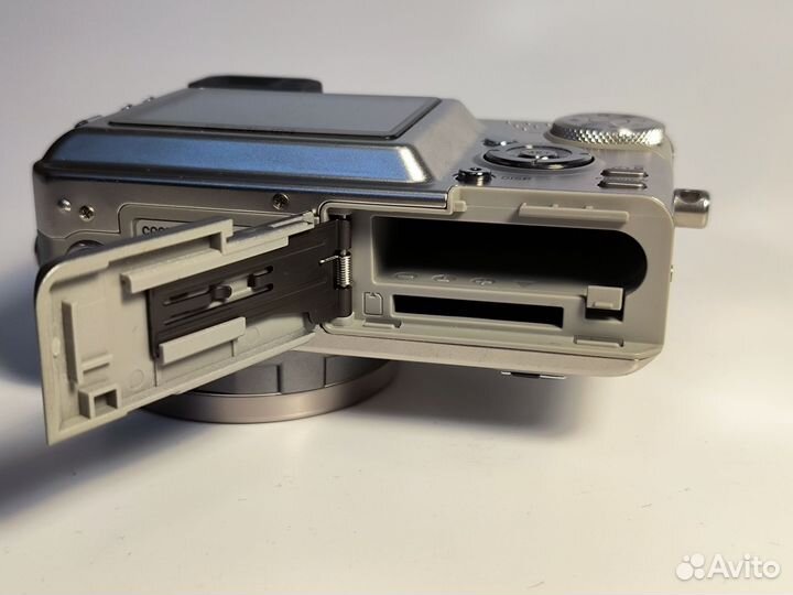 Компактный фотоаппарат Casio EX-P600 Япония