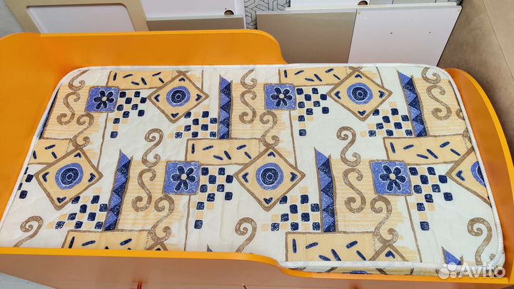 Кровать детская с матрасом 70*140