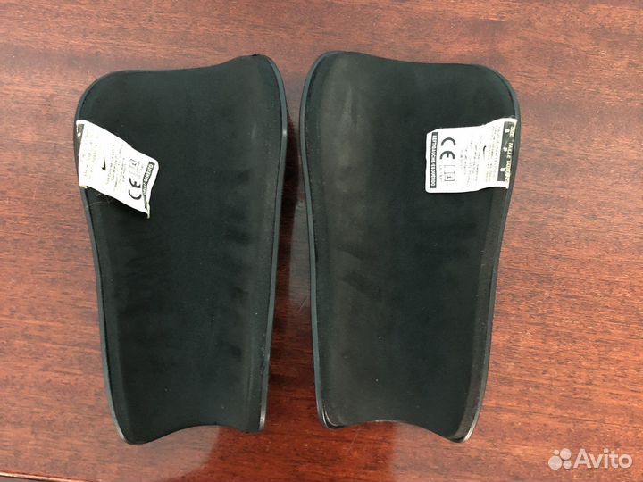 Щитки футбольные nike