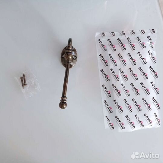 Мебельные крючки для прихожей