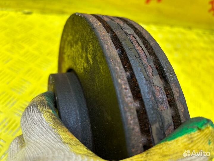 Диски тормозные передние Ford Focus 2 hwda 2005