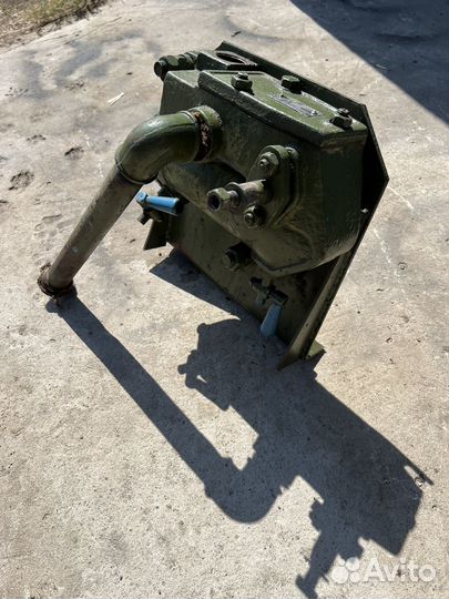 Ручной поршневой насос 