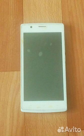 Смартфон Fly FS501