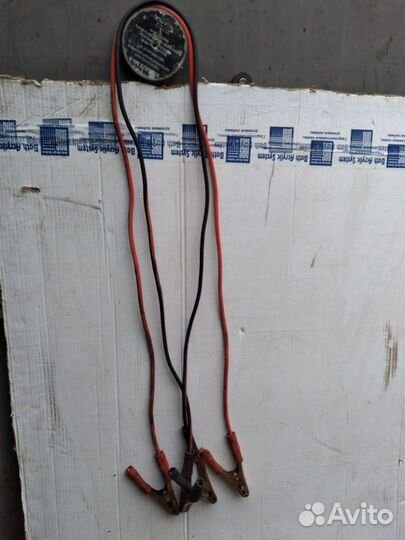 Фонарик автомобильный, кабели для прикуривания