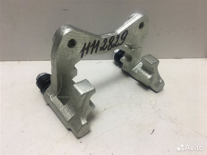 Скоба суппорта заднего Audi 80/90 (B3) 1986-1991