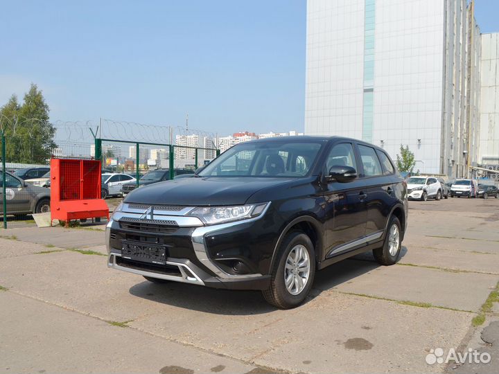 Mitsubishi Outlander 2.0 CVT, 2022