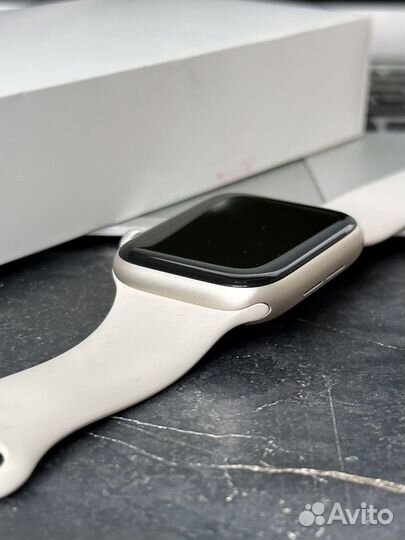 Apple Watch SE (gen 2) 44mm Starlight