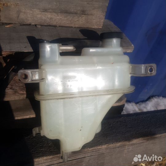 Расширитильный бачок радиатора