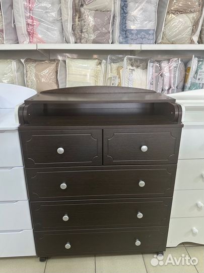 Пеленальный комод с витрины