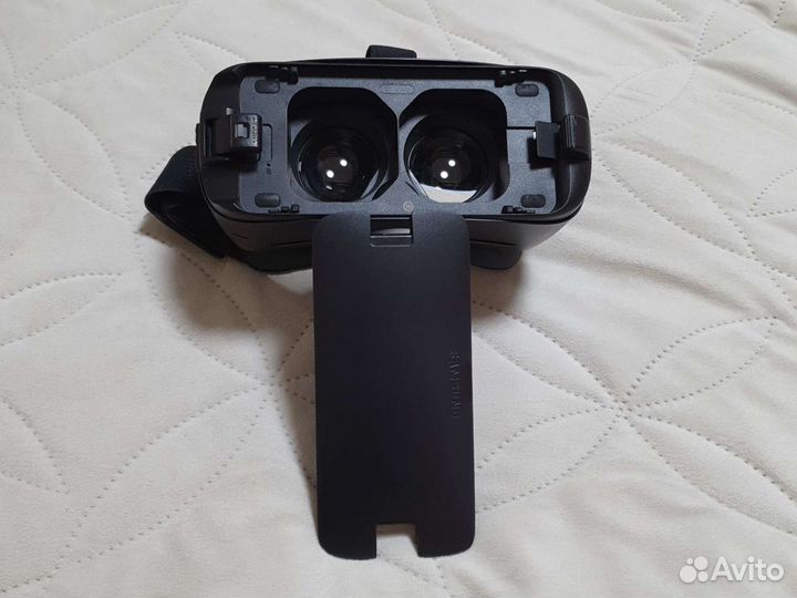 Очки виртуальной реальности Samsung Gear VR