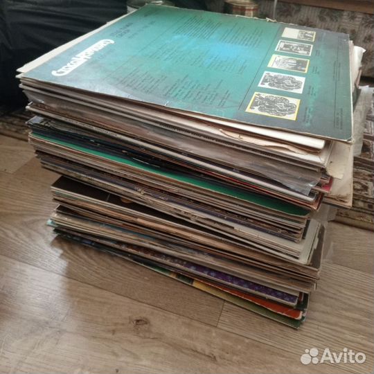 Стопка виниловых пластинок/дисков