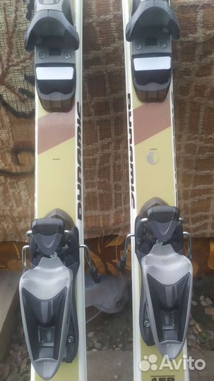 Горные лыжи и ботинки