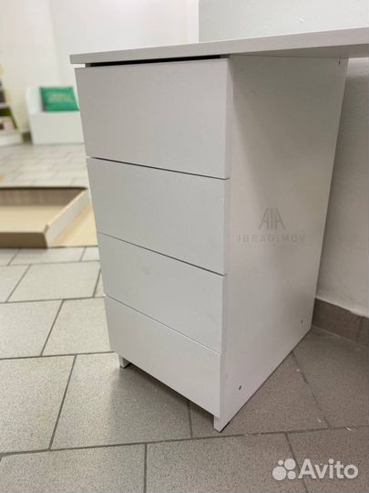 Письменный стол белый