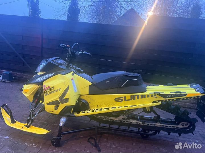 Снегоход BRP skidoo summit