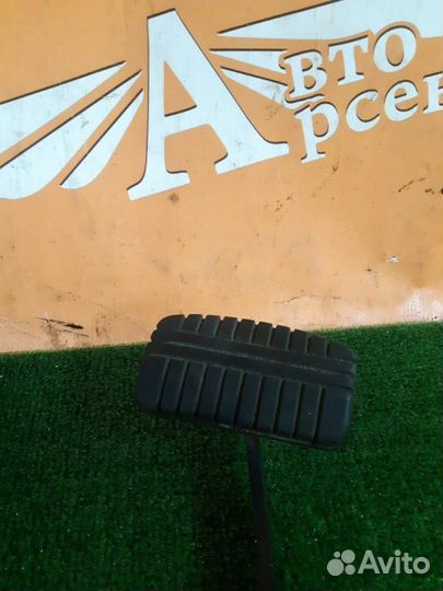 Педаль тормоза Mitsubishi Lancer 1.6