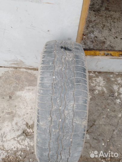 Bridgestone Dueler H/T D687 225/65 R17