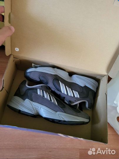 Adidas yang 1