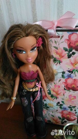 Кукла Bratz Flower Girlz Yasmin Цветы