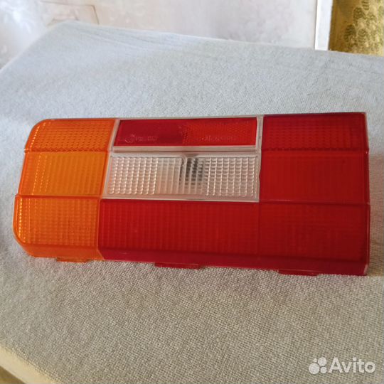 Задняя левая фара ваз 2106