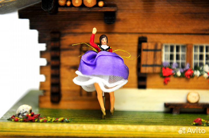 Reuge Музыкальная Шкатулка с Балериной Горное Шале
