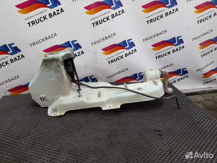 Бачок омывателя лобового стекла