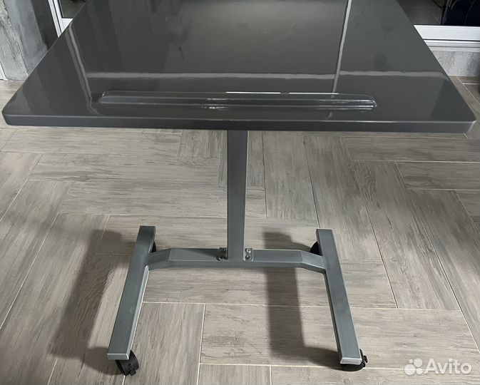 Столик для ноутбука