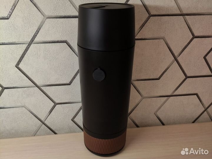 Портативная кофемашина Rombica Barista CTG1