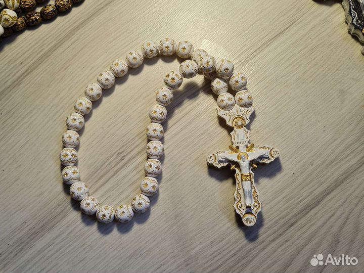 Четки крест в машину на зеркало заднего вида