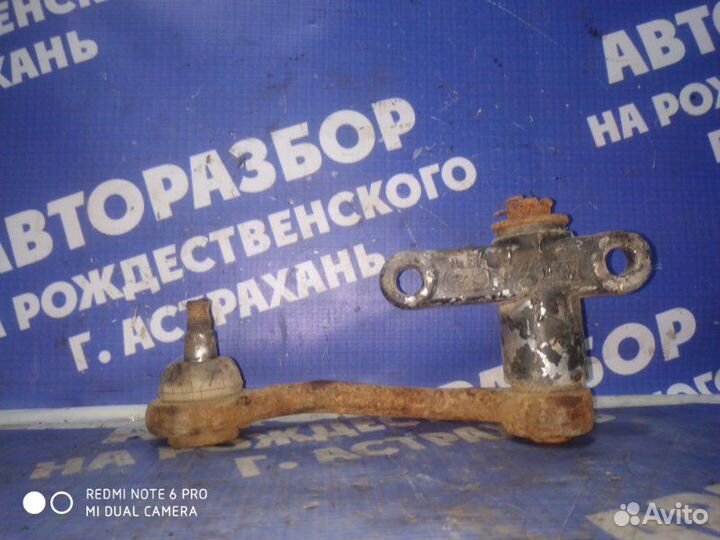 Маятник рулевого редуктора Газ Волга 31105 седан