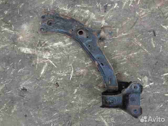 Рычаг передний правый нижний Honda CR-V 3