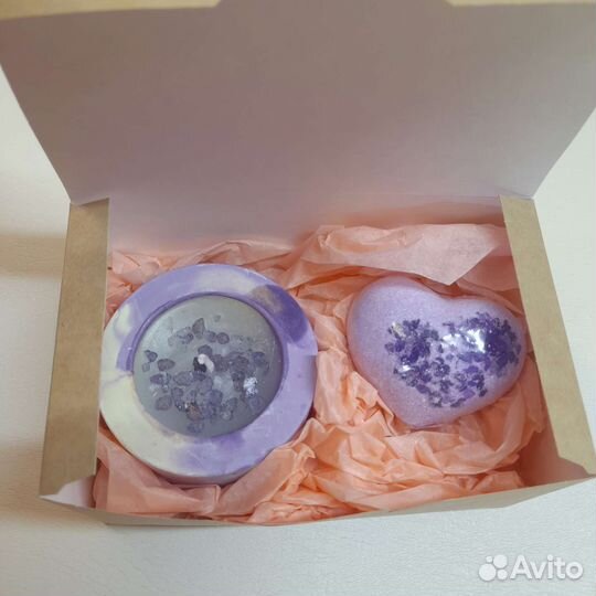 Подарок. Свеча ручной работы и бомбочка для ванны