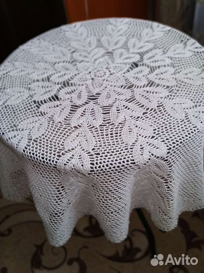 Скатерть ручной вязки