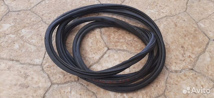 Уплотнитель багажника BMW X3 E83 2006г