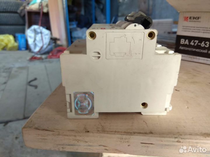 Автоматический трехполюсный выключатель EKF 80А
