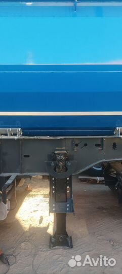 Кронштейн запасного колеса полуприцепа