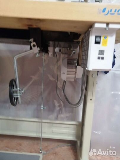 Промышленная швейная машина juck