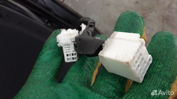 Дверь передняя левая toyota avensis T27 3-9 дней