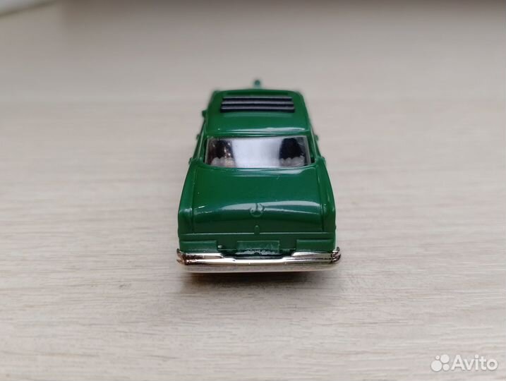 A26.1) Mercedes Benz 220 (W111) 1959-1971 зелёный