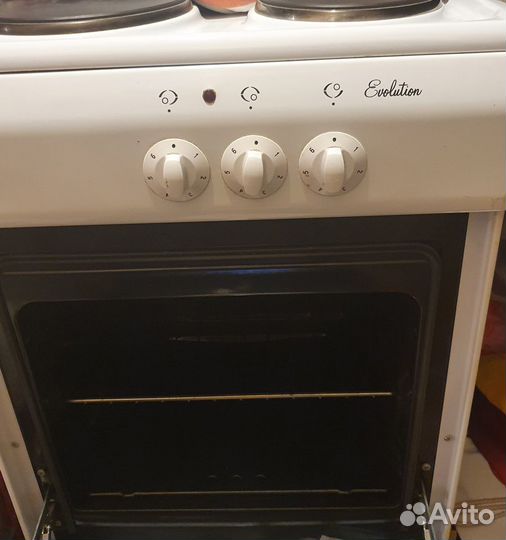 Плита электрическая 3х комфорочная DE lux