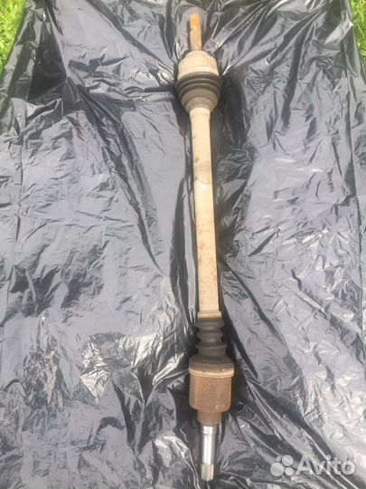 Приводной вал правый Пежо 207