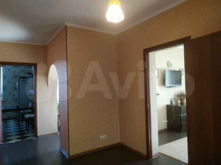 4-к. квартира, 109 м², 1/3 эт.