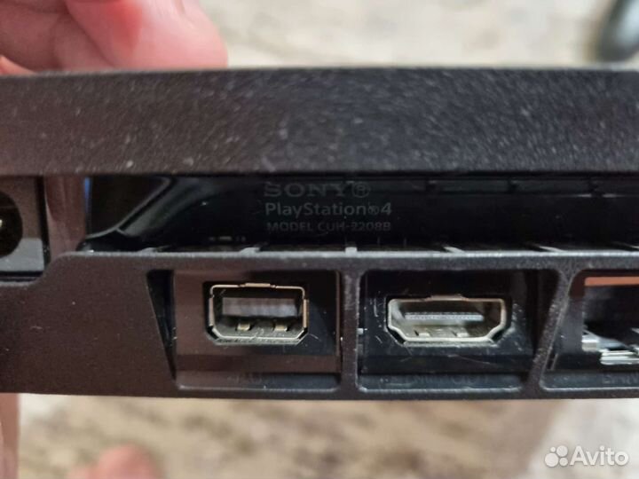 Ps4 Slim 1 tb + игры, два джойстика