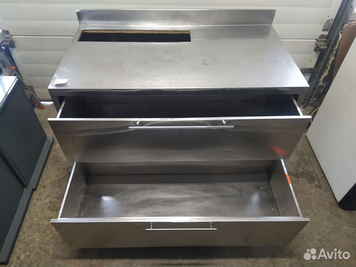 Стол нейтральный арт.559