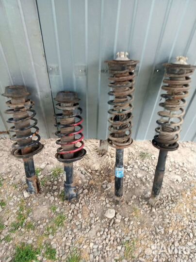 Амортизаторы на Фольксваген passat b3