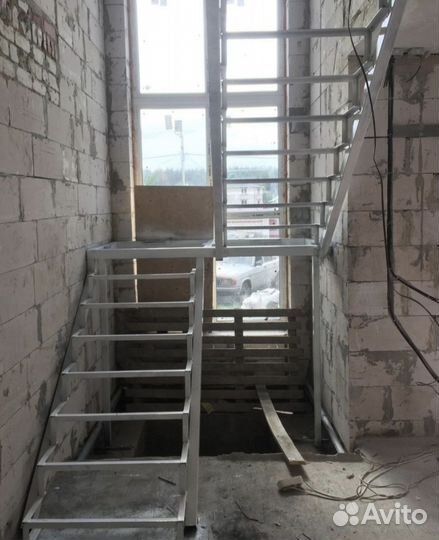 Лестница на металлокаркасе. От производителя